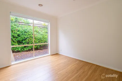 Property photo of 14 Edgbaston Circuit Berwick VIC 3806