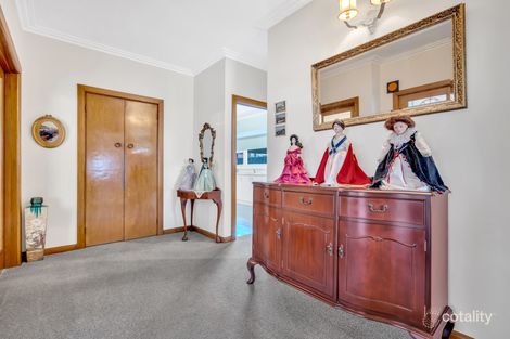 Property photo of 16 Verdun Grove Reservoir VIC 3073