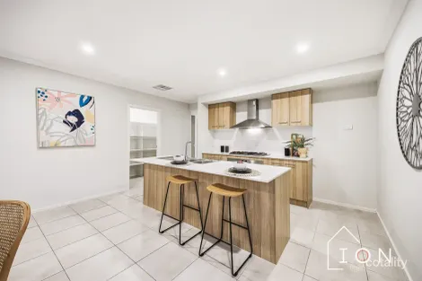 Property photo of 14 Lefrant Way Cranbourne South VIC 3977