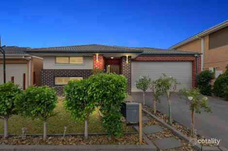 Property photo of 18 Greenslate Street Clyde North VIC 3978