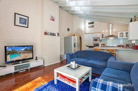 Property photo of 5 Standen Court Kalamunda WA 6076