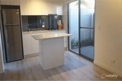 1/4 Pridham St, Kensington, VIC 3031