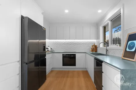 Property photo of 33 Nottingham Avenue Somerville VIC 3912