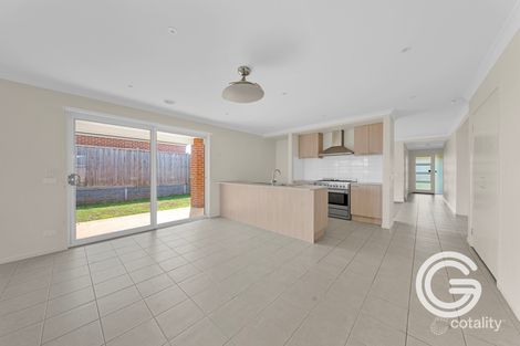 Property photo of 14 Highvale Rise Warragul VIC 3820