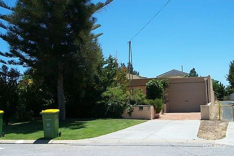 11 Salcombe Way, Warnbro, WA 6169
