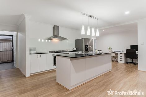 Property photo of 33 Bluebill Lane Baldivis WA 6171