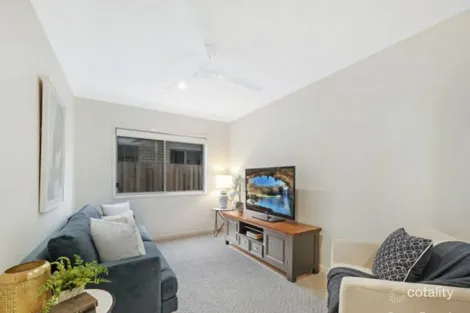 Property photo of 18 Tasman Boulevard Fitzgibbon QLD 4018