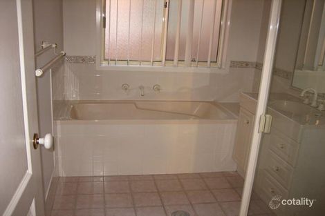 Property photo of 8 Chestnut Crescent Prestons NSW 2170