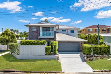 Property photo of 19 Fourth Avenue Labrador QLD 4215