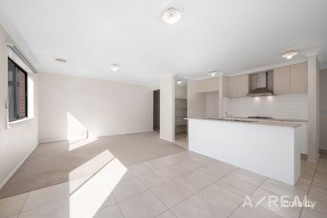 63 Kennedy Pde, Roxburgh Park, VIC 3064