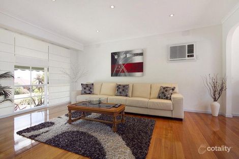 Property photo of 6 Judge Rise Endeavour Hills VIC 3802