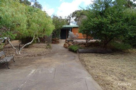 Property photo of 16 White Street Wandering WA 6308