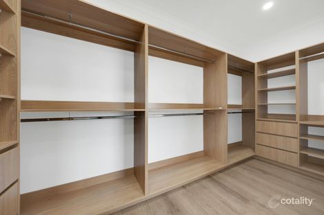 Property photo of 11 Azure Road Wollert VIC 3750