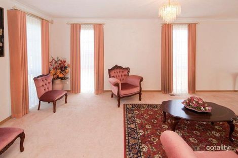 Property photo of 2 Montague Court Endeavour Hills VIC 3802