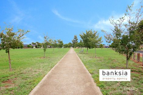 Property photo of 10 Hollybrook Street Melton South VIC 3338