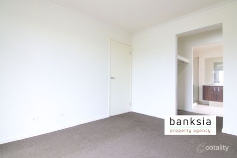 Property photo of 10 Hollybrook Street Melton South VIC 3338