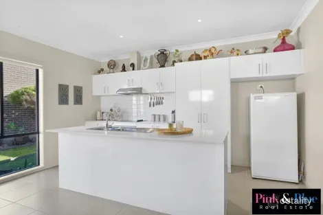 Property photo of 11/2 Elizabeth Street Rockbank VIC 3335