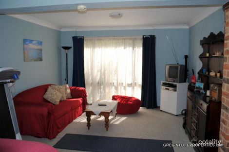 Property photo of 166 Winbin Crescent Gwandalan NSW 2259