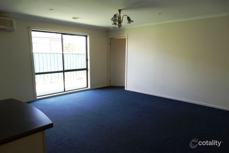 Property photo of 50 Sing Crescent Berwick VIC 3806