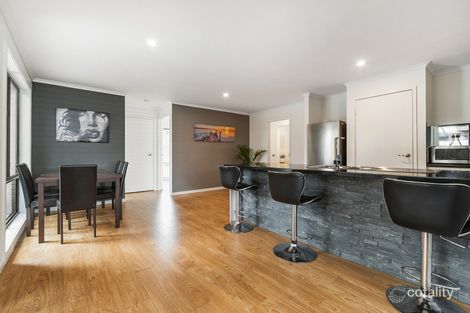 Property photo of 13 Earnshaw Drive Carrum Downs VIC 3201