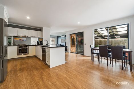 Property photo of 13 Earnshaw Drive Carrum Downs VIC 3201