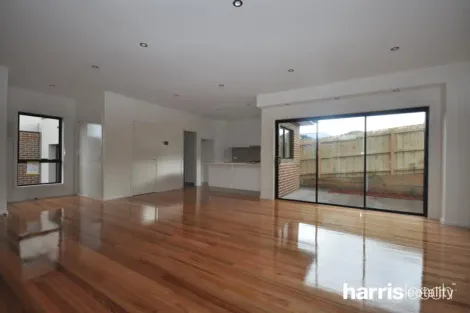 Property photo of 2/24 Winifred Street Oak Park VIC 3046
