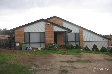 Property photo of 32 Linden Close Meadow Heights VIC 3048