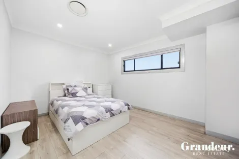 Property photo of 19 Battenberg Close Cecil Hills NSW 2171