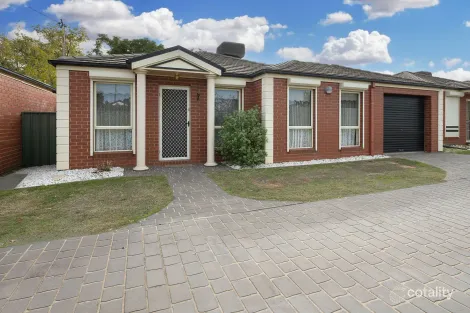 Property photo of 4/141-143 Stradbroke Avenue Swan Hill VIC 3585