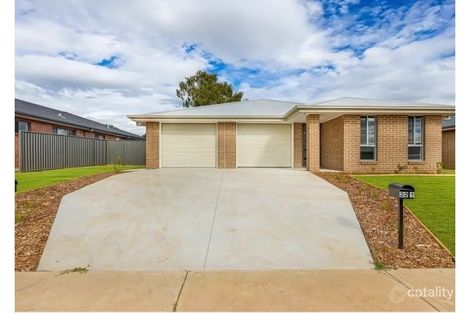 2/22 Mustang Cl, Hillvue, NSW 2340