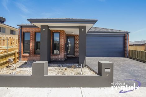 13 Newbury St, Pakenham, VIC 3810