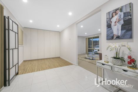 Property photo of 49 Navarre Drive Cranbourne West VIC 3977