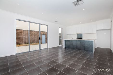 Property photo of 33 The Esplanade Caroline Springs VIC 3023
