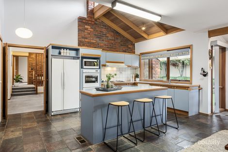 Property photo of 9 Stonehaven Court Watsonia North VIC 3087
