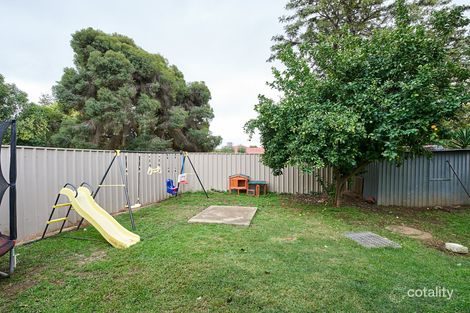 Property photo of 17 Telopea Crescent Lake Albert NSW 2650