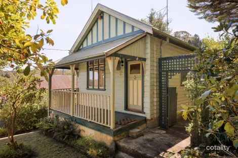 2 Pine St, Katoomba, NSW 2780