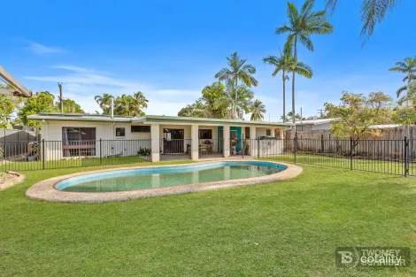 34 Magnolia St, Holloways Beach, QLD 4878