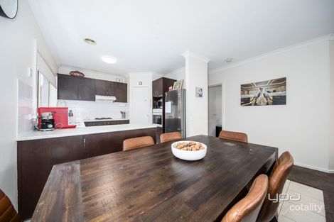 Property photo of 16 Tintern Loop Hillside VIC 3037