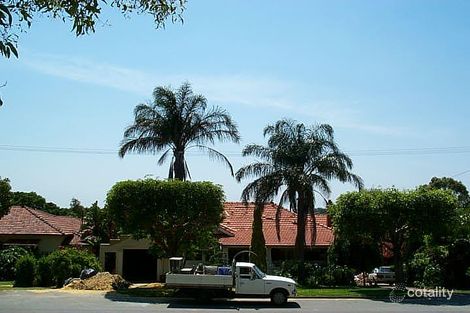 17 Birdwood Crcs E, Bicton, WA 6157