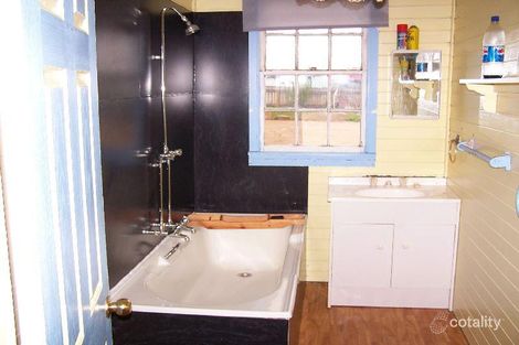 Property photo of 36-38 Falmouth Street Avoca TAS 7213