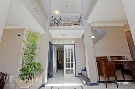 Property photo of 8 Bowerbird Vista Ellenbrook WA 6069