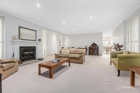 Property photo of 2 Banfield Square Mount Waverley VIC 3149