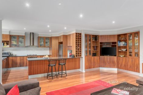 Property photo of 2 Banfield Square Mount Waverley VIC 3149