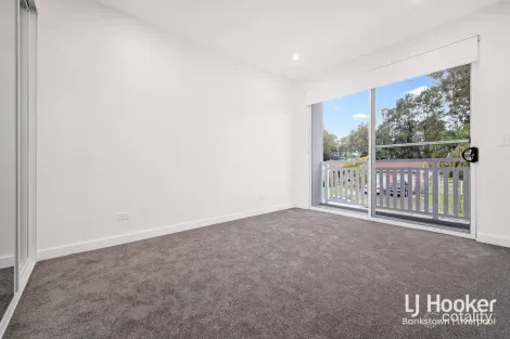 Property photo of 4/27 Doncaster Avenue Casula NSW 2170
