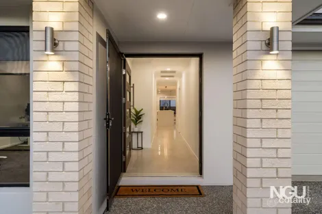 Property photo of 10 Florida Crescent Spring Mountain QLD 4300