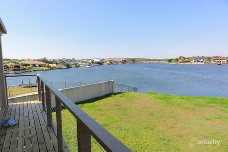 Property photo of 10 Parkwater Point Helensvale QLD 4212