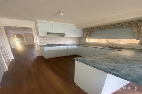 Property photo of 5 Molineux Way Roxburgh Park VIC 3064