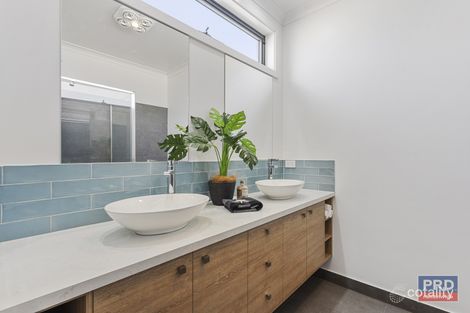 Property photo of 18 Shepherds Glen Strathfieldsaye VIC 3551