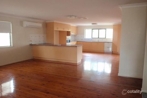 Property photo of 64 Crinum Crescent Emerald QLD 4720
