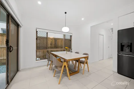 Property photo of 33 Laxton Road Pallara QLD 4110